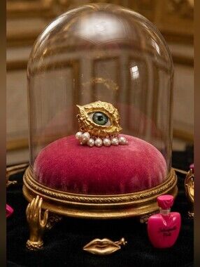 Schiaparelli Inspired Gold With Fresh Water Pearls Statement Ring 👁️